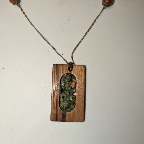 Necklace with wood and inclusions - Picture 2 of 2